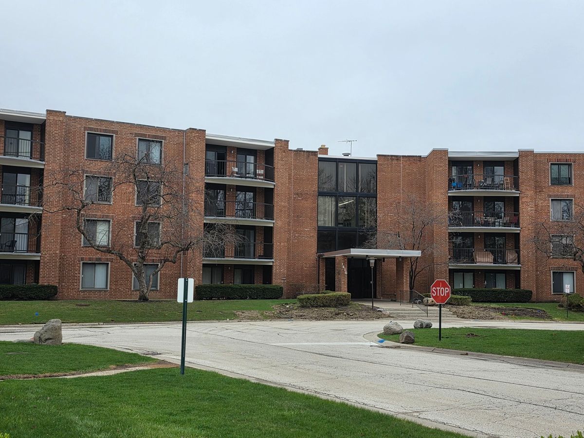 1415 Central Road, Arlington Heights, IL 60005
