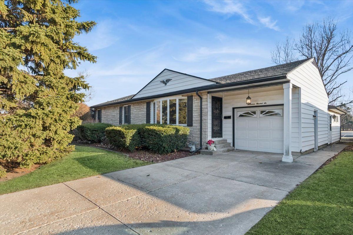 1706 Avalon Avenue — Joliet, IL 60435