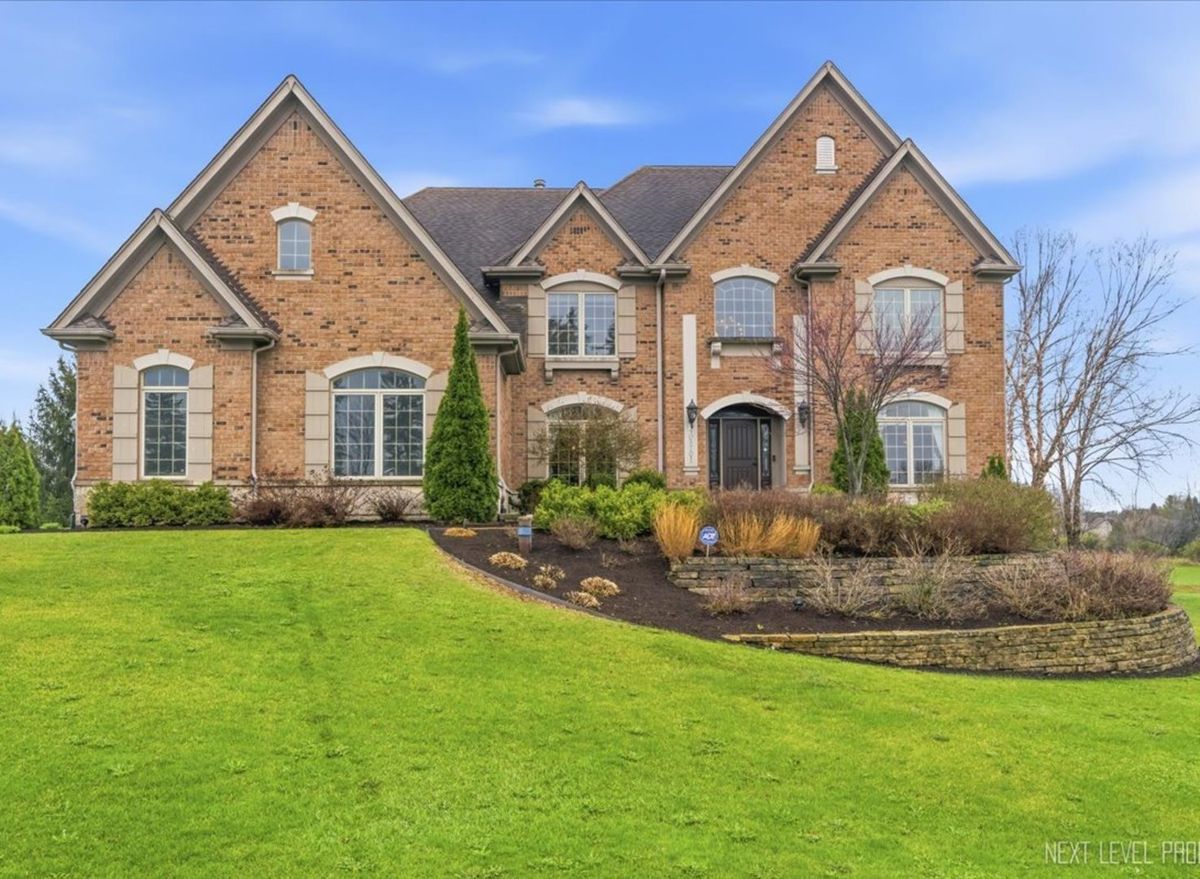 40W701 WILLOWBROOK Court, St. Charles, IL 60175