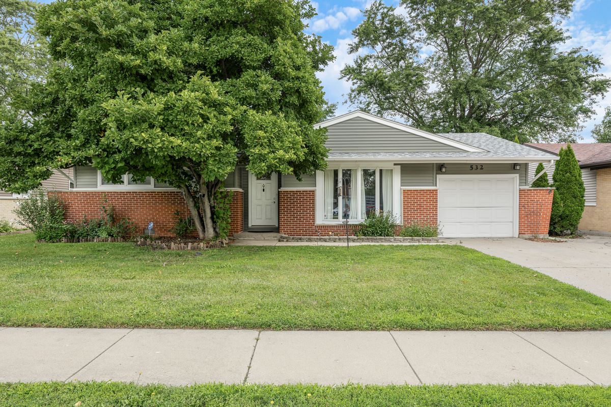 532 Landmeier Road, Elk Grove Village, IL 60007