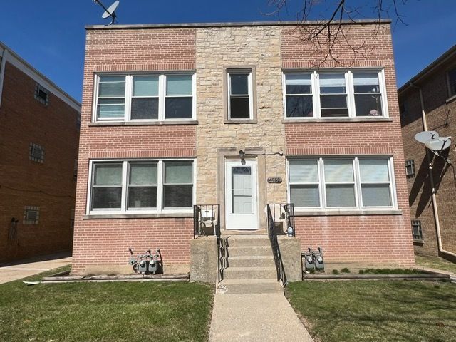 4952 HULL Street #2E — Skokie, IL 60077