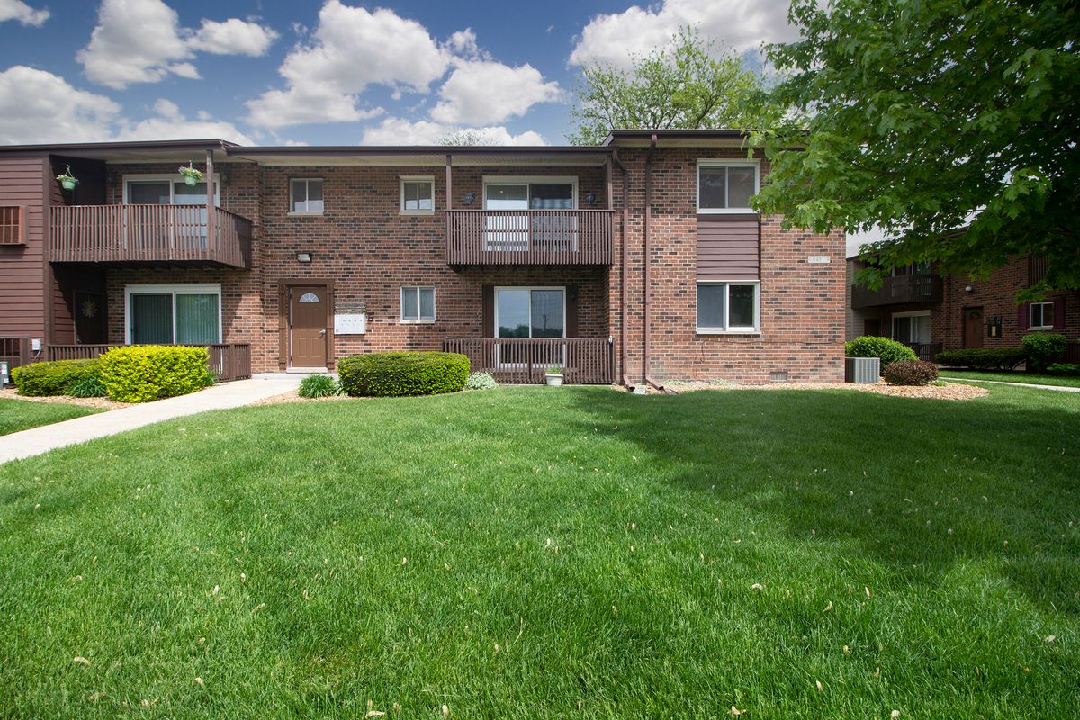 18079 Live Oak Court, Tinley Park, IL 60477