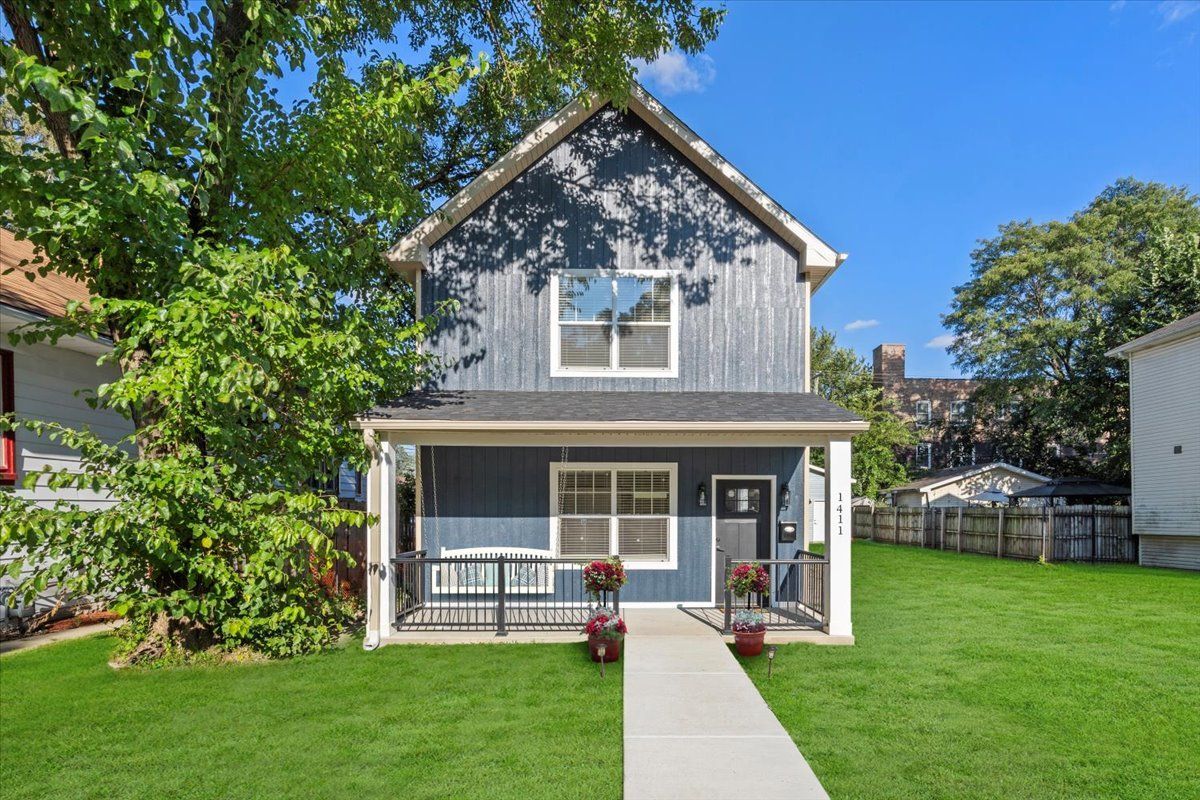 1411 S 6th Avenue — Maywood, IL 60153