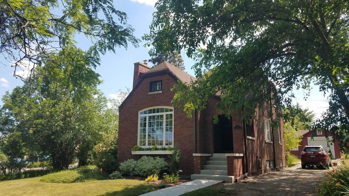 19 Hattendorf Avenue, Roselle, IL 60172