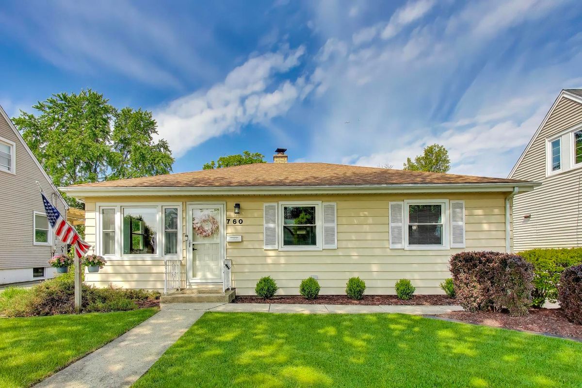 760 Spring Road, Elmhurst, IL 60126