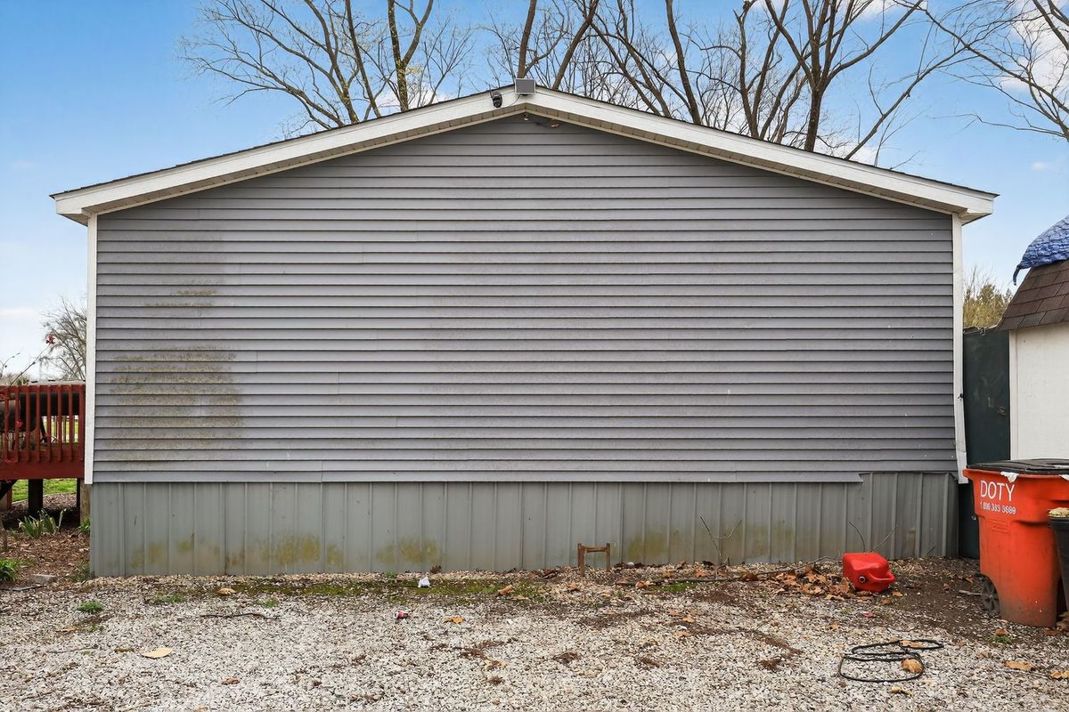 21309 Gambill Lane, Carlyle, IL 62231