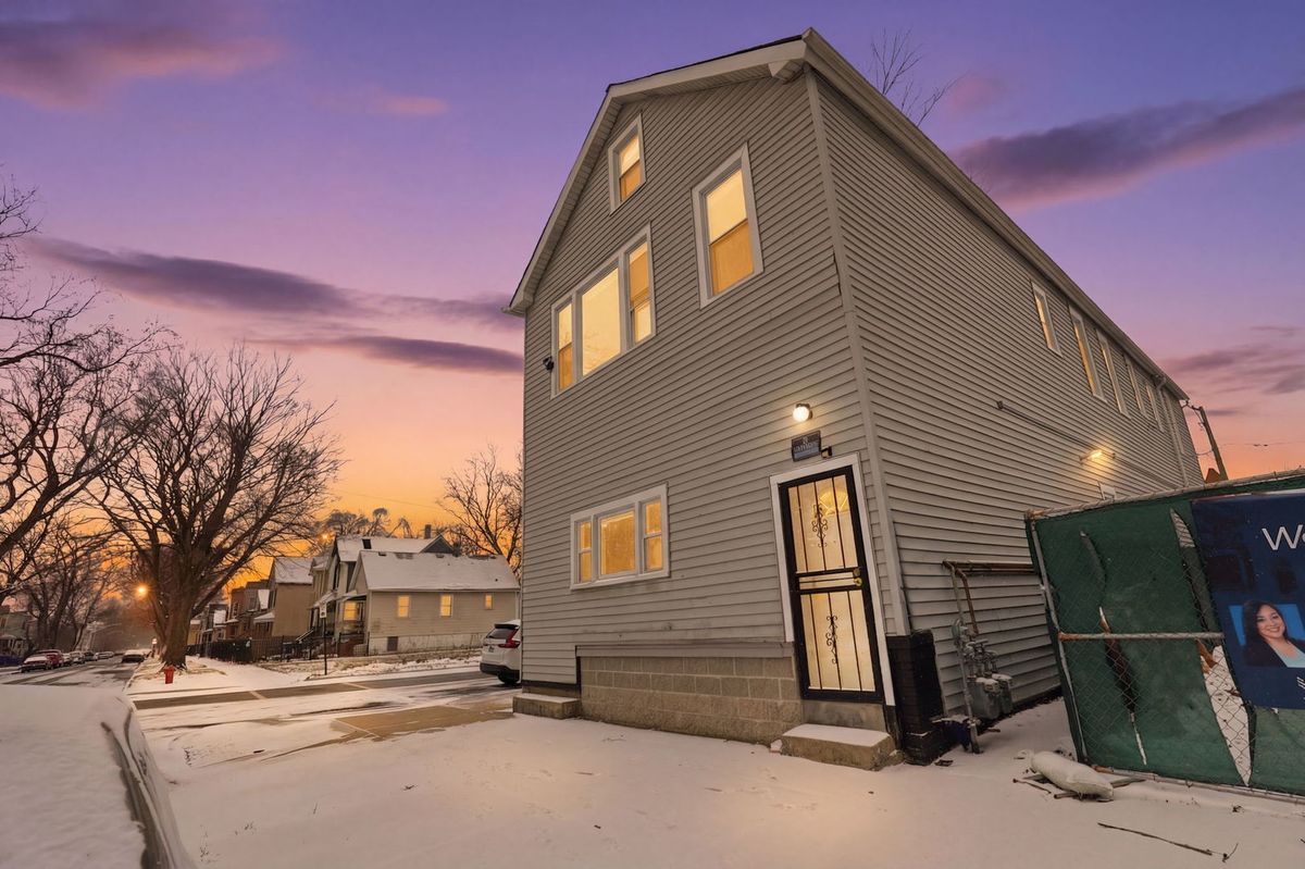 5256 Carpenter Street, Chicago, IL 60609