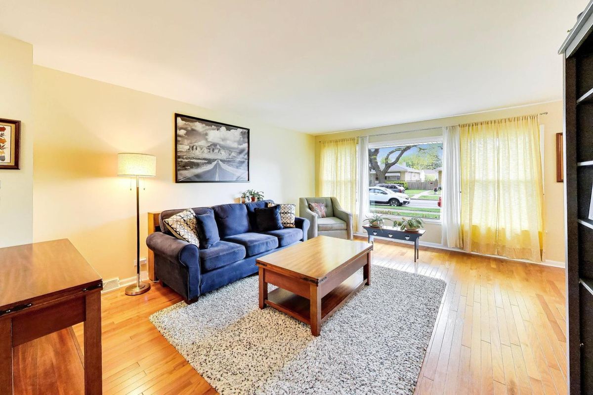 9324 Linder Avenue, Morton Grove, IL 60053