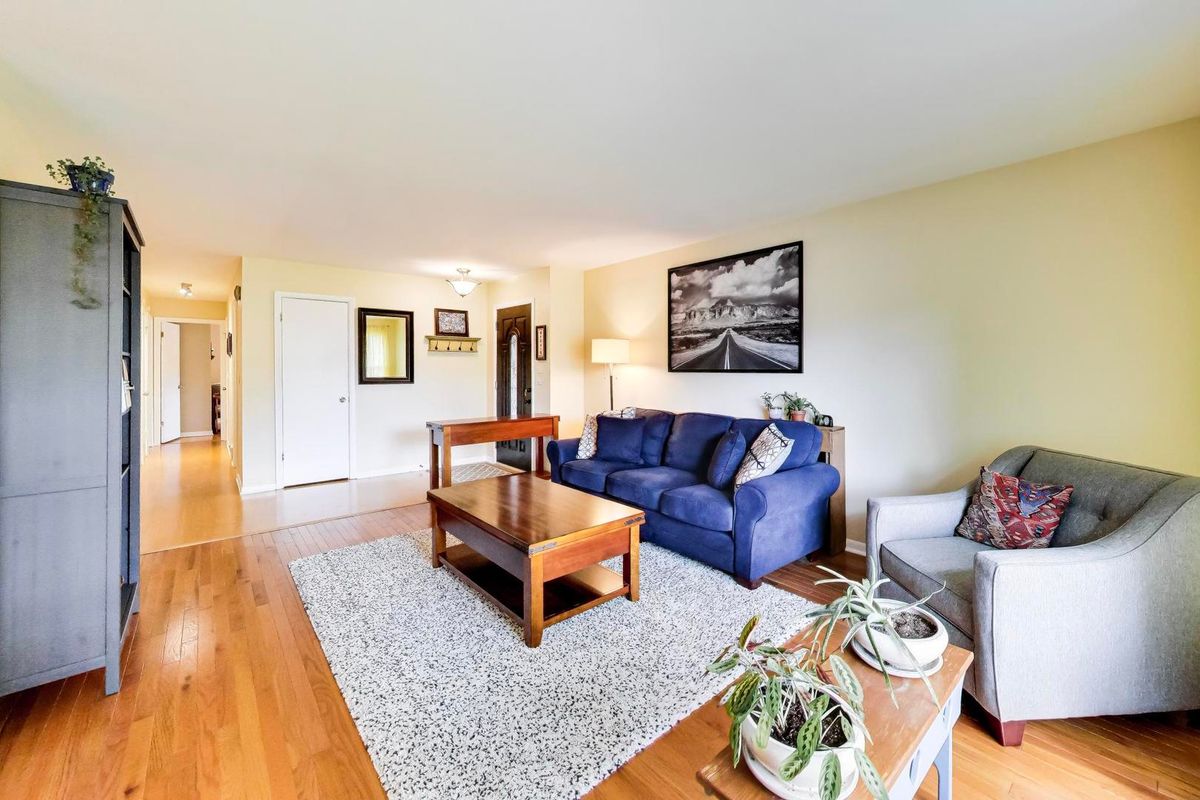 9324 Linder Avenue, Morton Grove, IL 60053