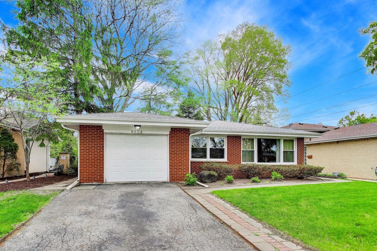 9324 Linder Avenue, Morton Grove, IL 60053