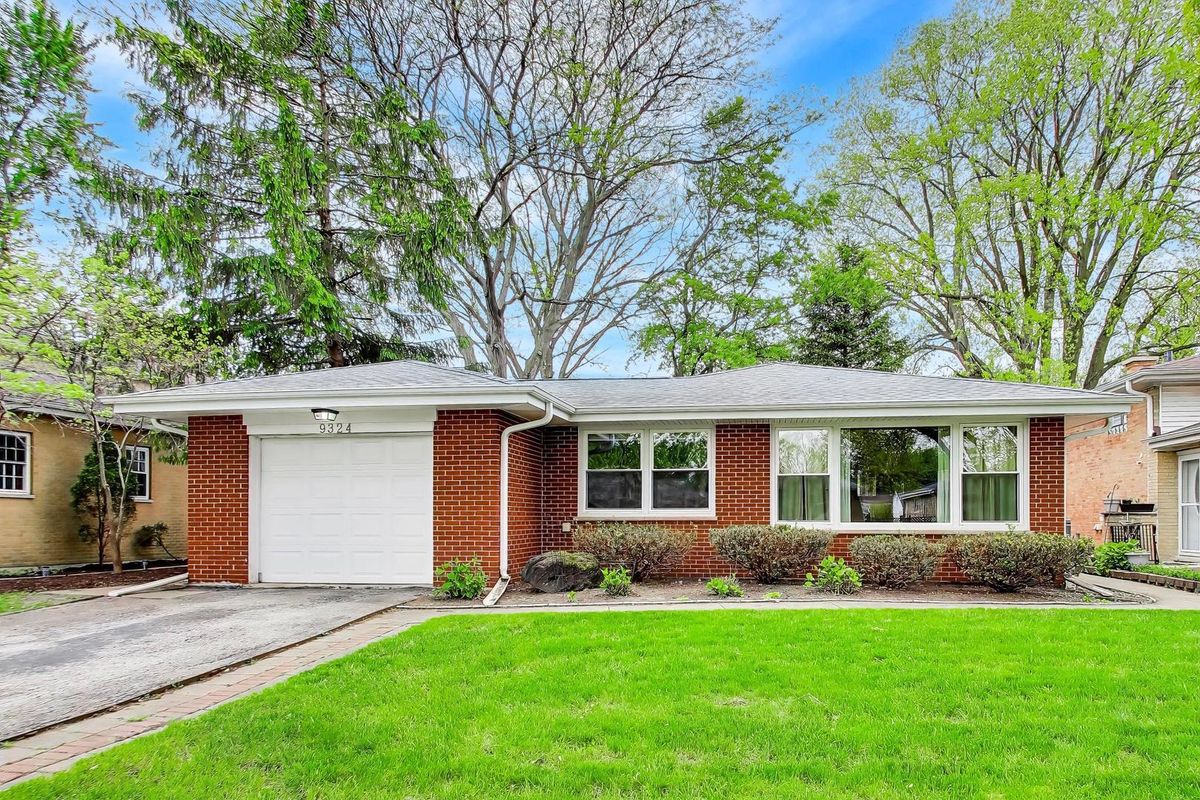 9324 Linder Avenue, Morton Grove, IL 60053