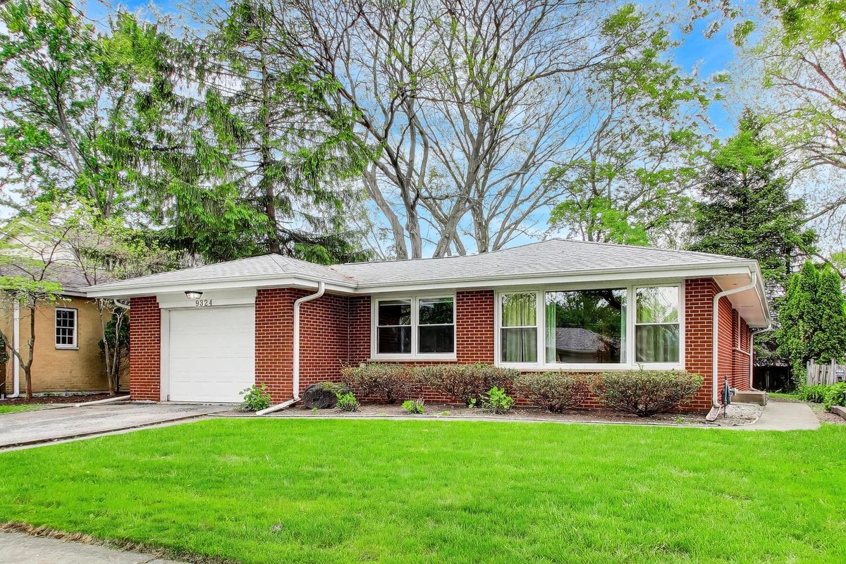 9324 Linder Avenue, Morton Grove, IL 60053