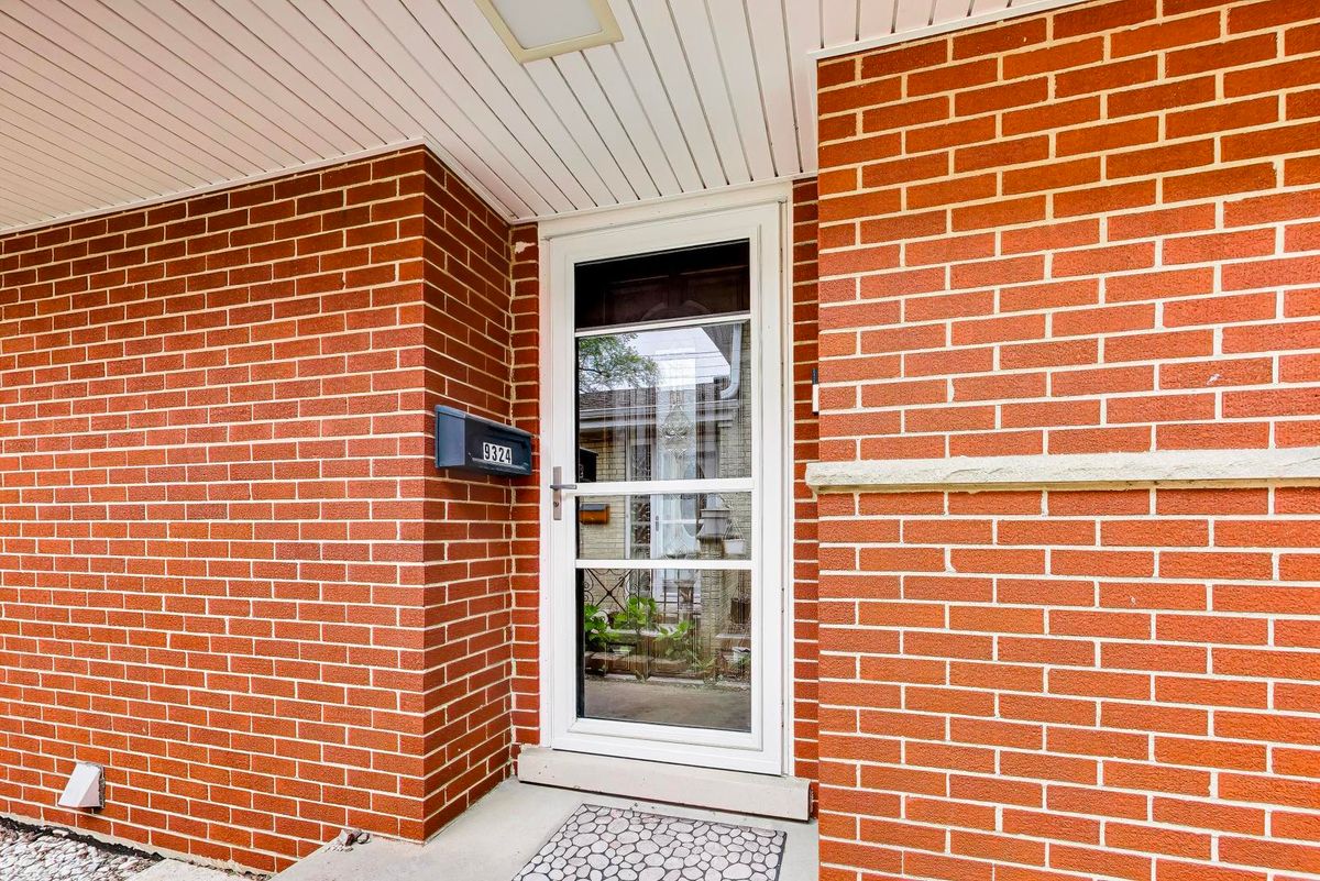 9324 Linder Avenue, Morton Grove, IL 60053