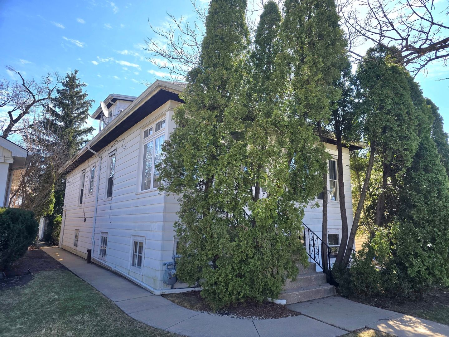 2131 N 76th Court — Elmwood Park, IL 60707