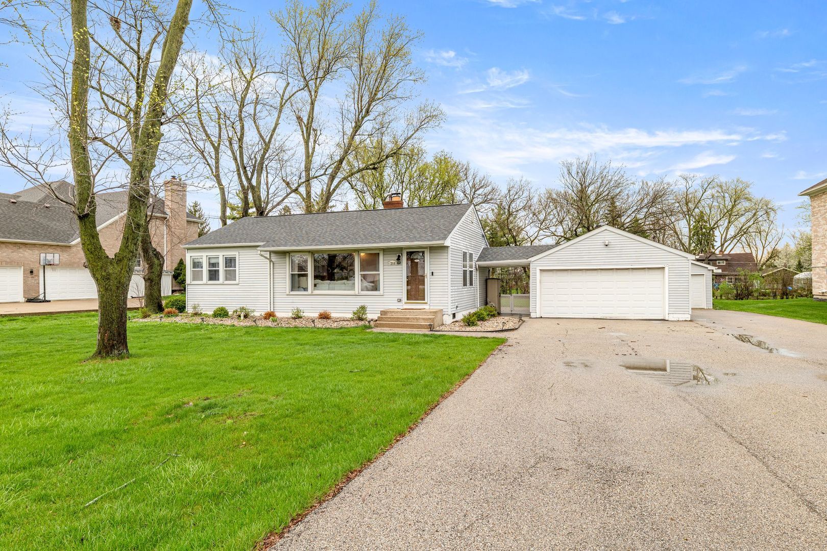 216 W Rand Road — Mount Prospect, IL 60056