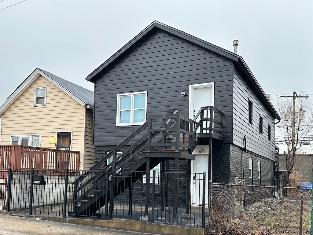 1937 W GRAND Avenue #1 — Chicago, IL 60622