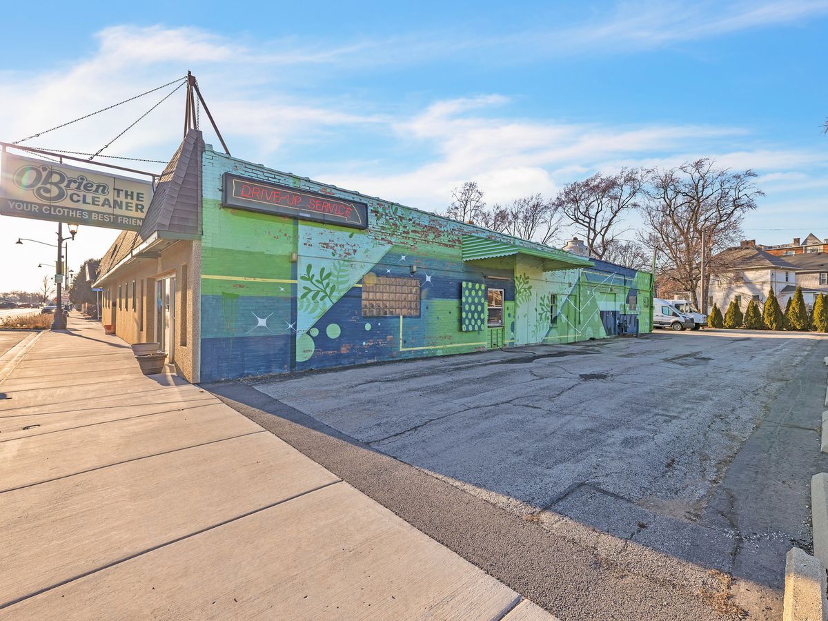 6915 Stanley Avenue, Berwyn, IL 60402