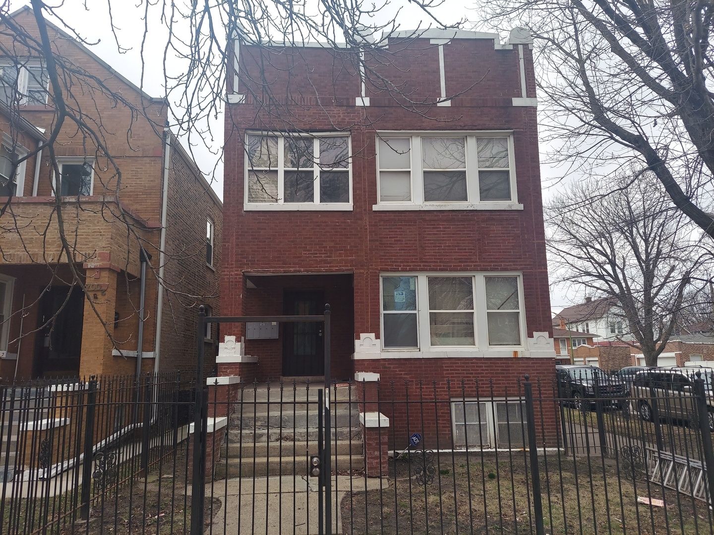 7000 S Rockwell Street — Chicago, IL 60629