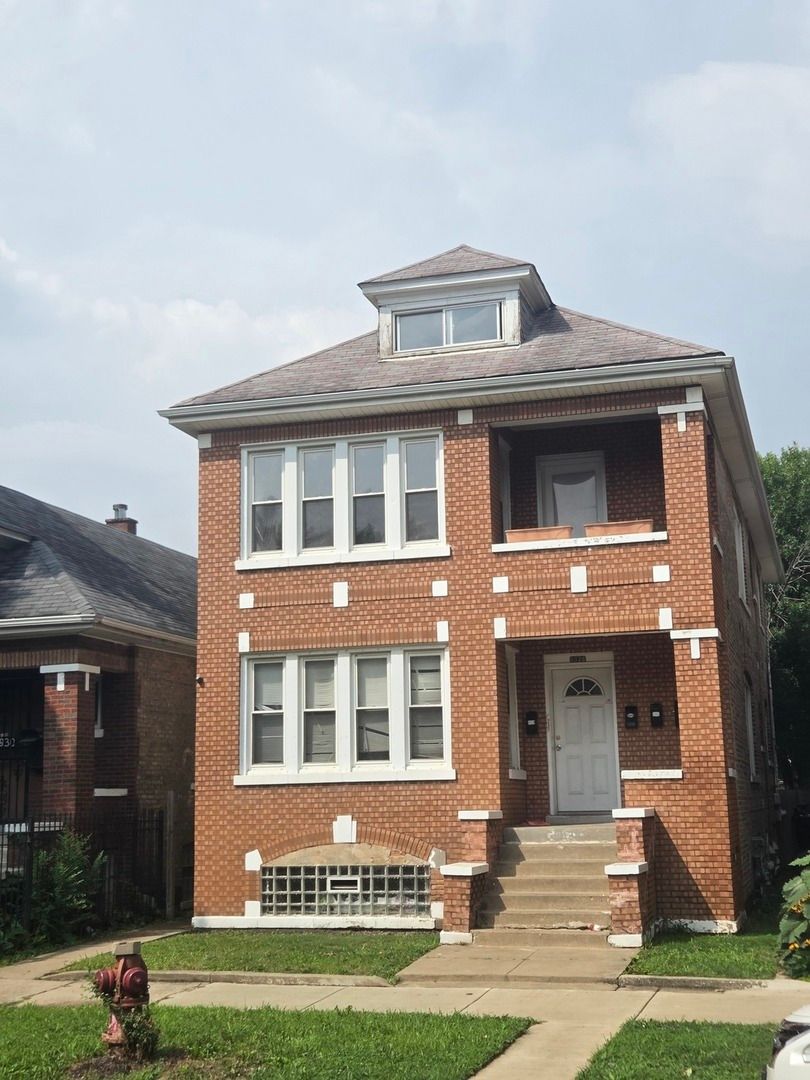 6928 S Maplewood Avenue — Chicago, IL 60629