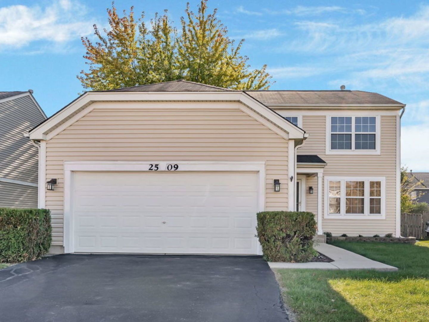 2509 Rosehall Lane — Aurora, IL 60503