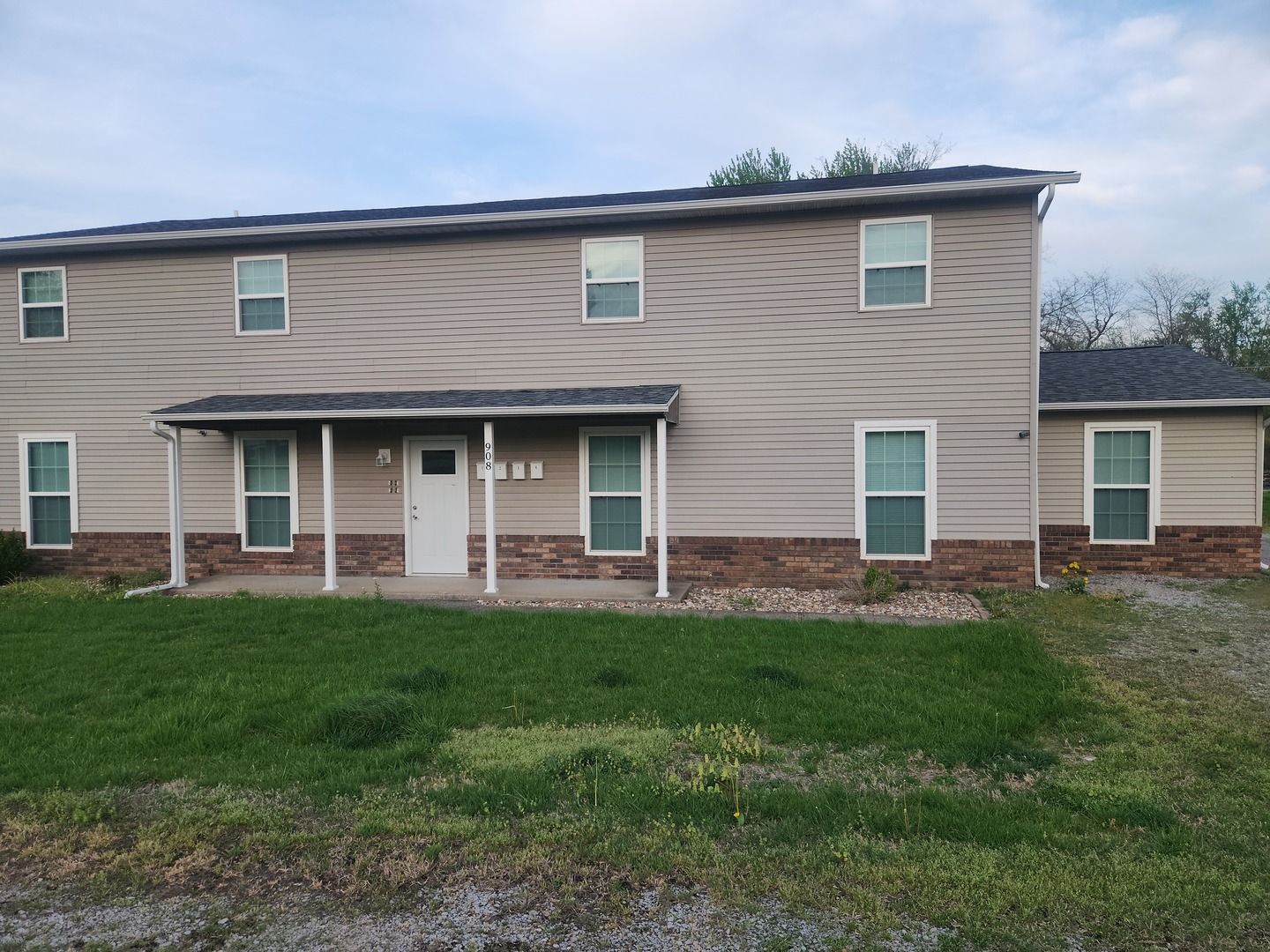 908 S 10th Street — Herrin, IL 62948