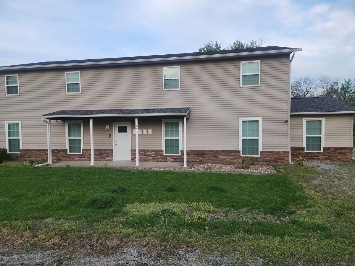 908 10th Street, Herrin, IL 62948
