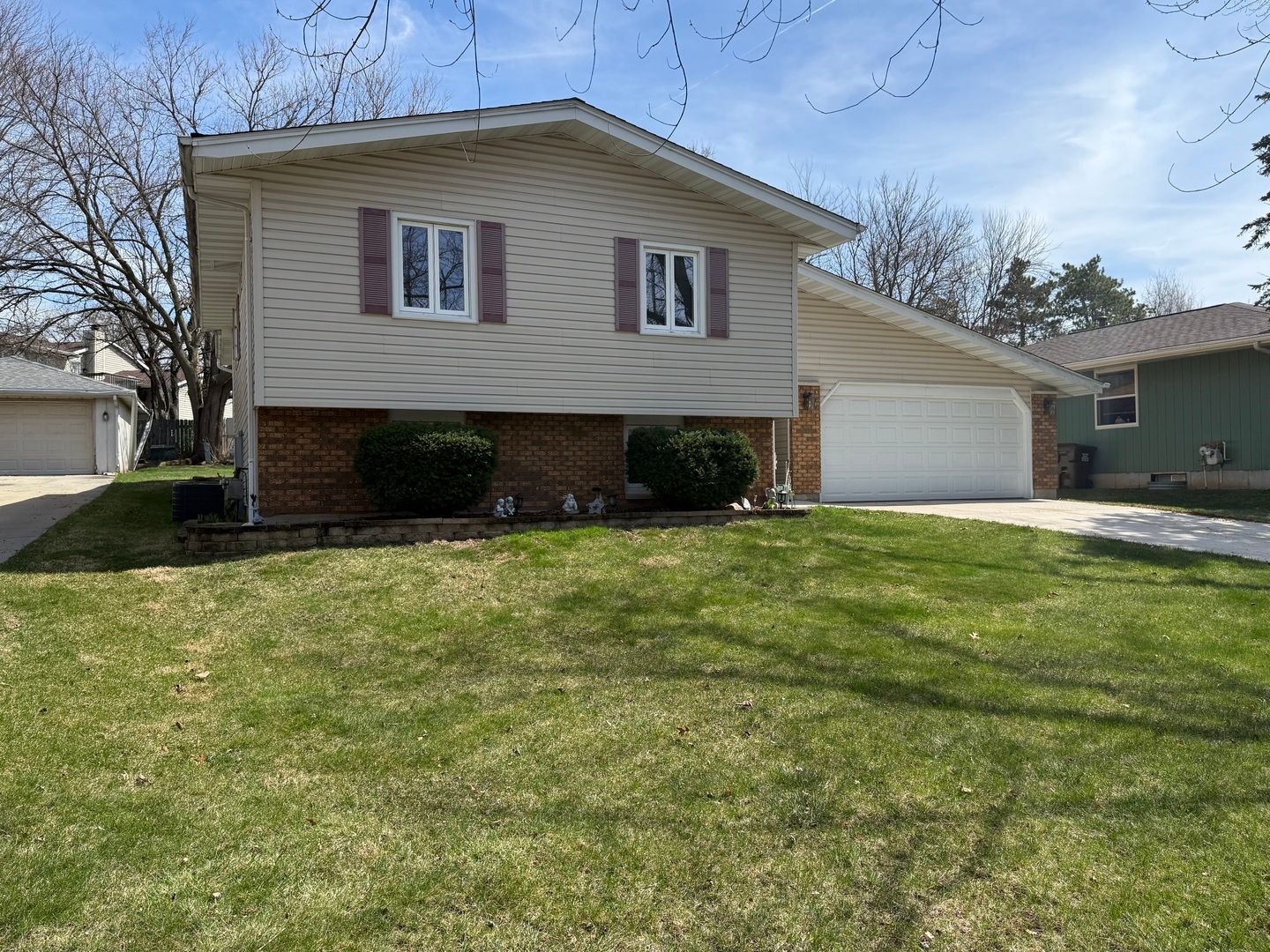 2822 Norway Pine Road — Rockford, IL 61109