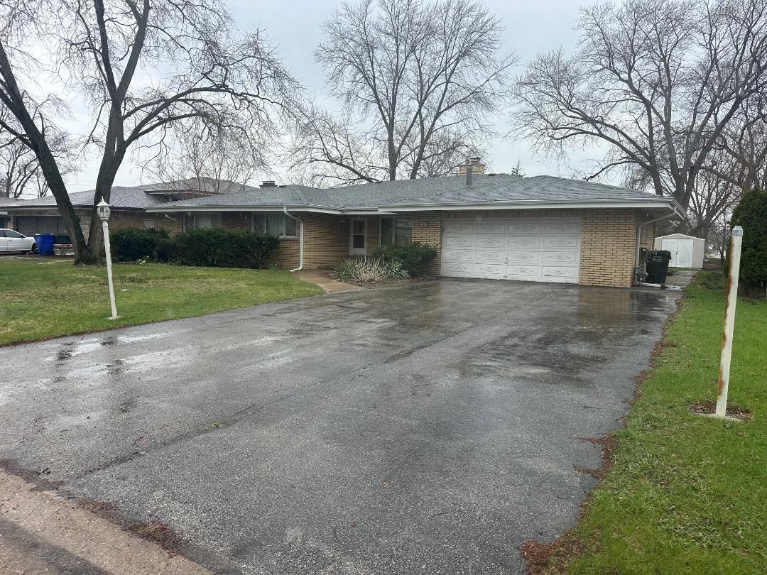 12800 S Mobile Avenue — Palos Heights, IL 60463
