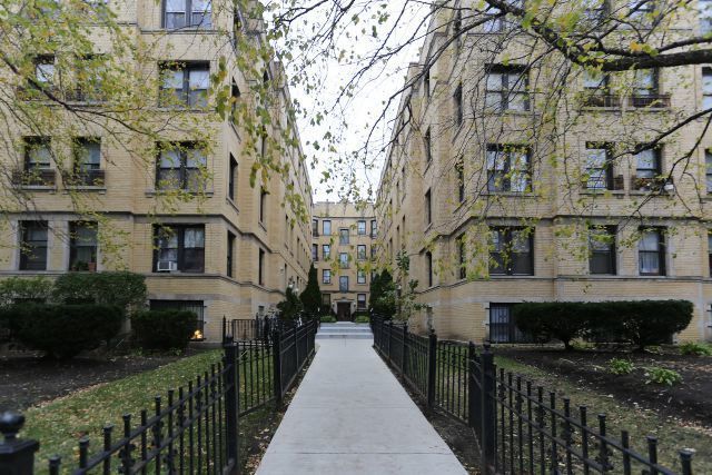 4608 Beacon Street, Chicago, IL 60640