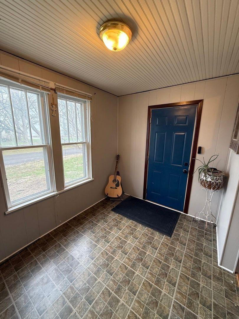 300 Holcomb Avenue, Milledgeville, IL 61051