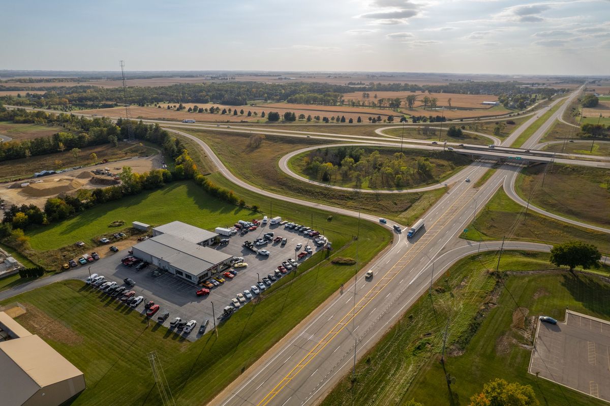 911 Westwood Drive, Dewitt, IA 52742