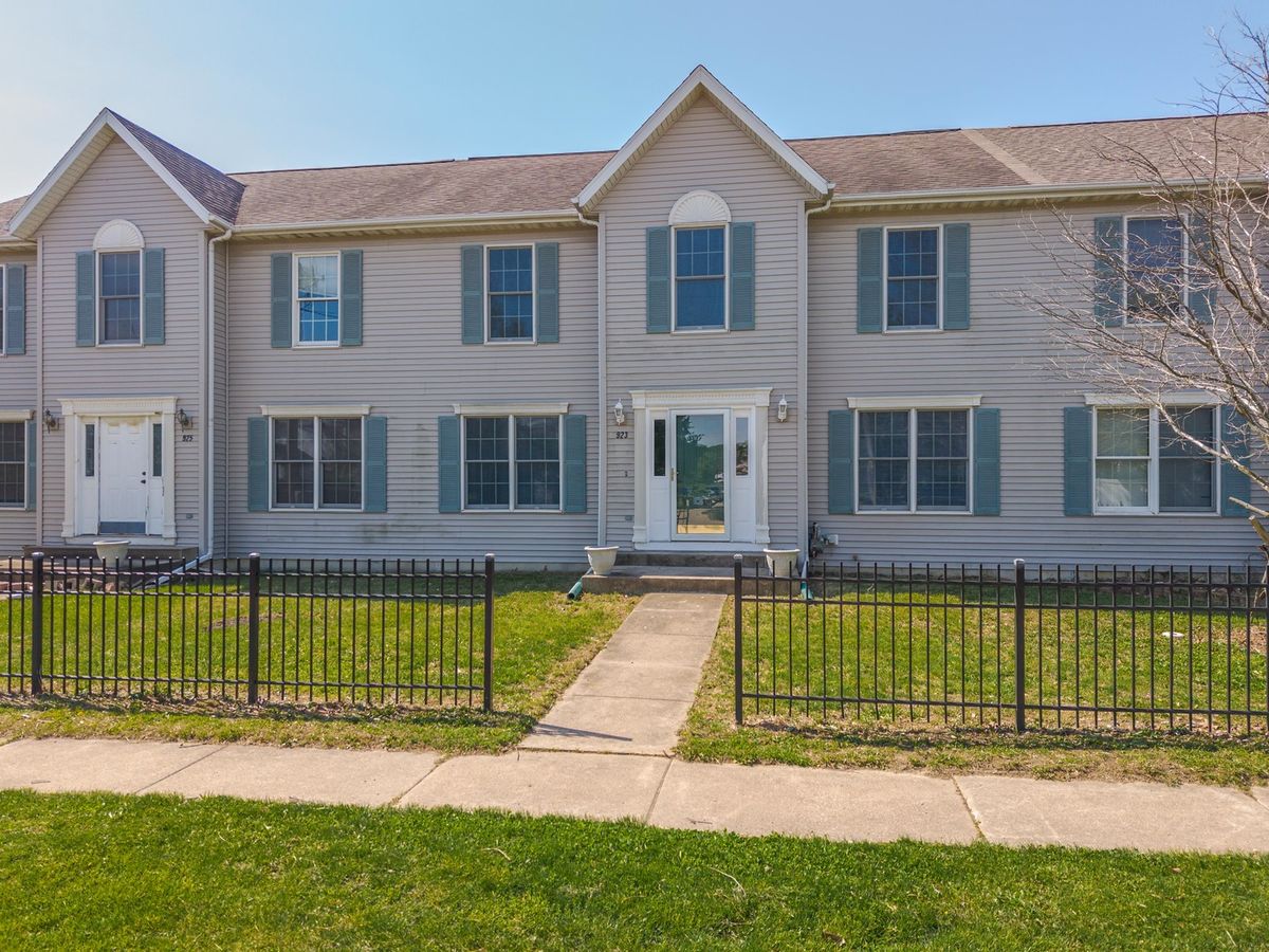 923 Shelbourne Drive, Normal, IL 61761