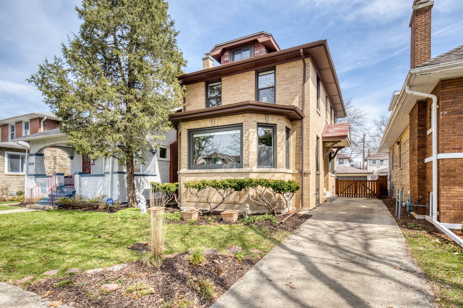 1020 N Taylor Avenue — Oak Park, IL 60302