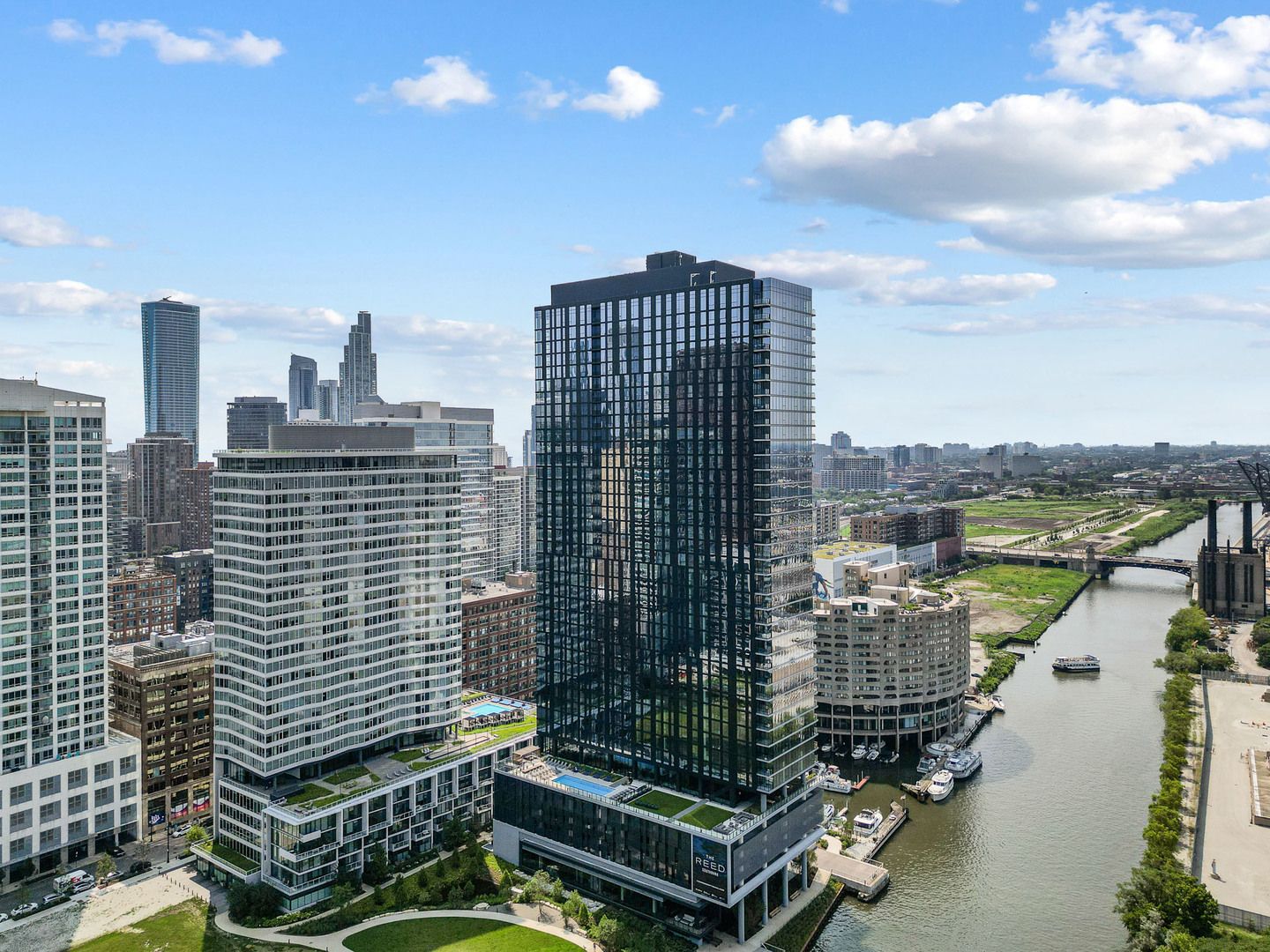 234 W Polk Street #2402 — Chicago, IL 60607