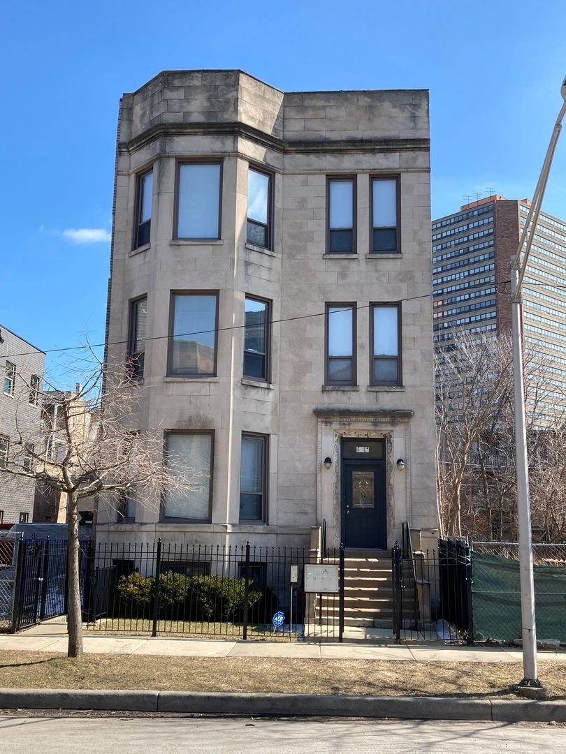 4041 S Calumet Avenue — Chicago, IL 60653