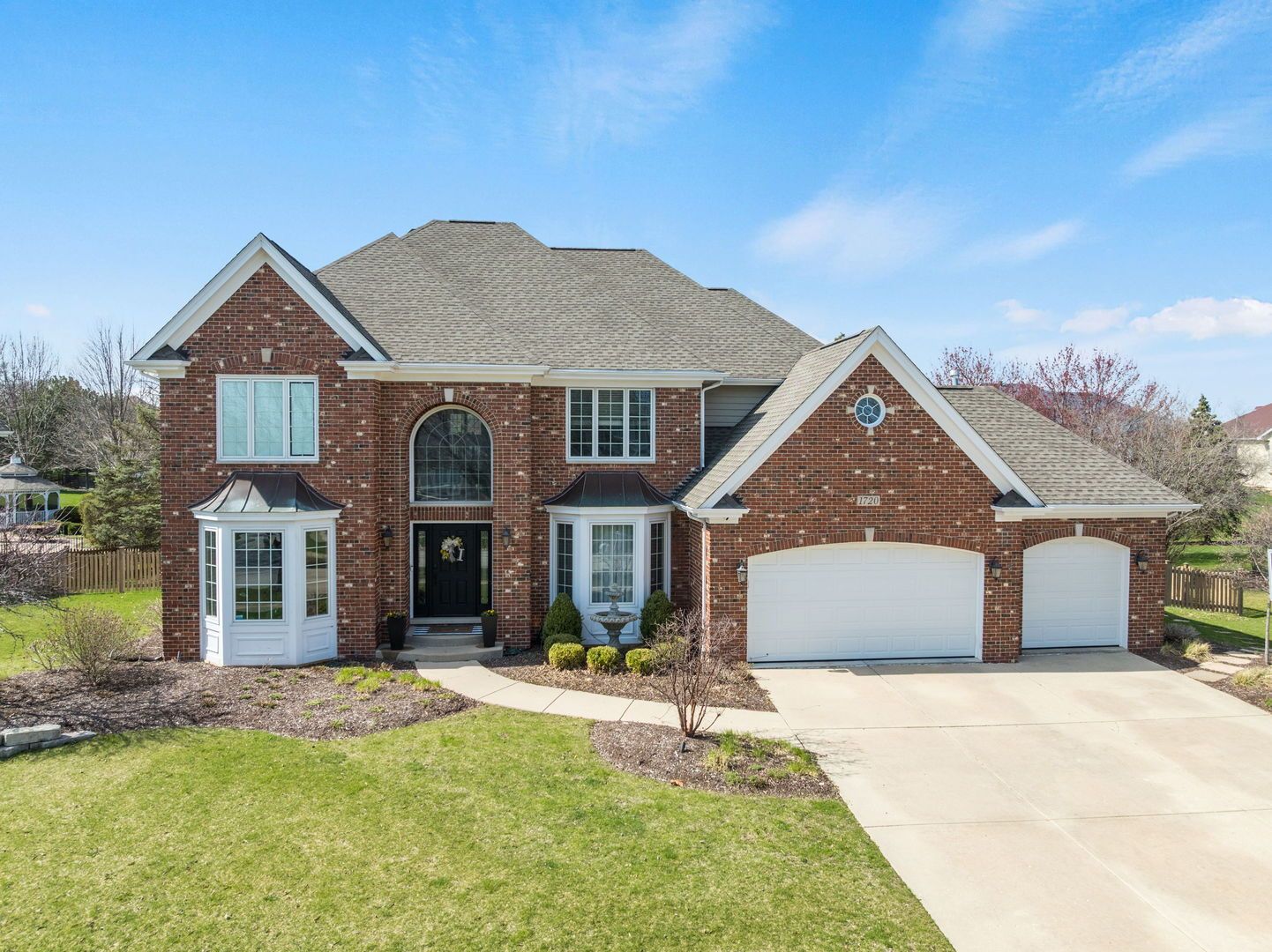 1720 Baybrook Lane — Naperville, IL 60564