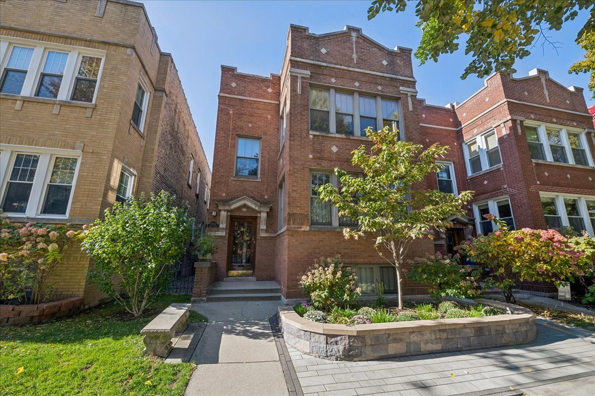 4822 N Leavitt Street — Chicago, IL 60625