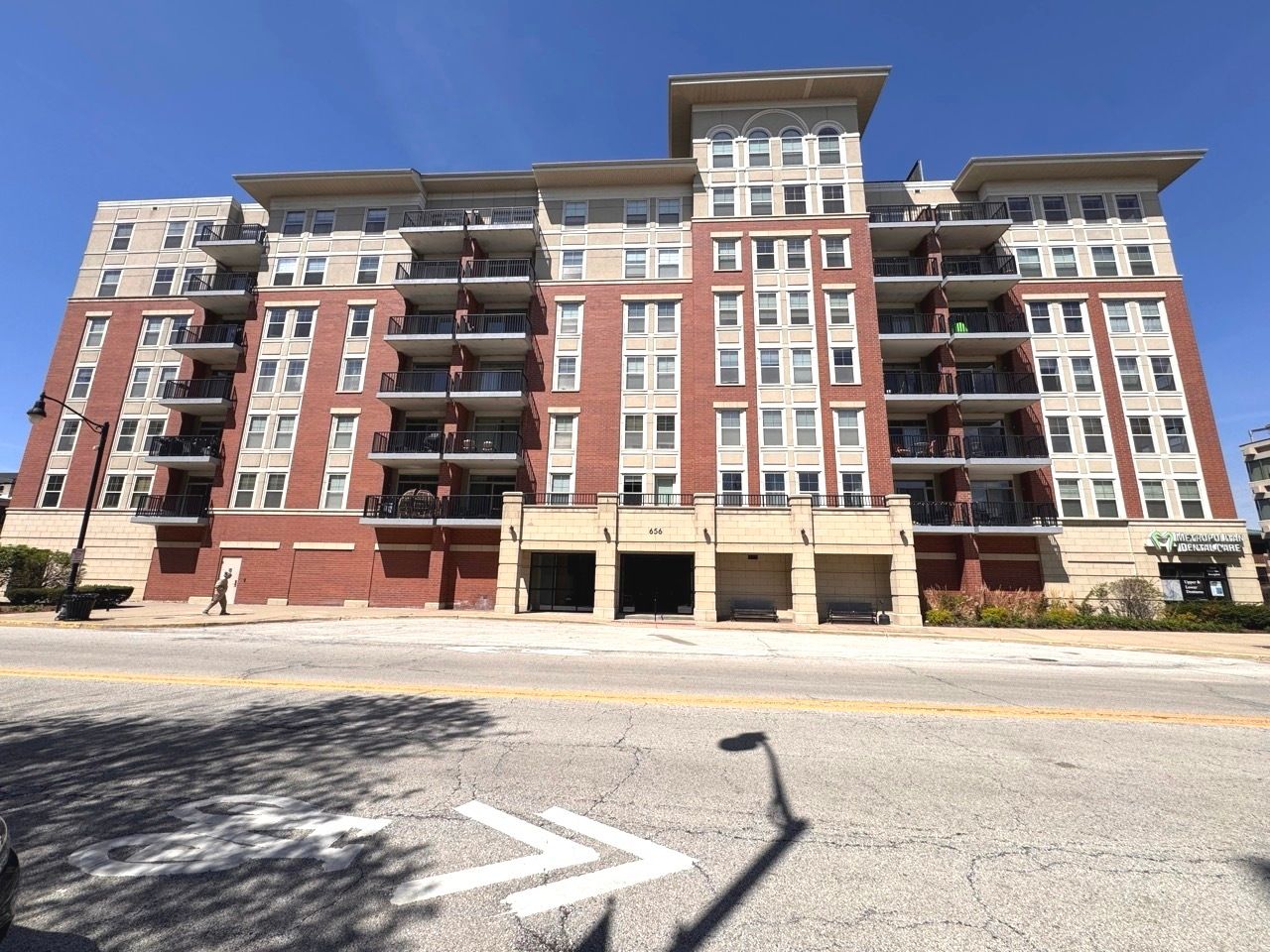 656 Pearson Street #701C — Des Plaines, IL 60016
