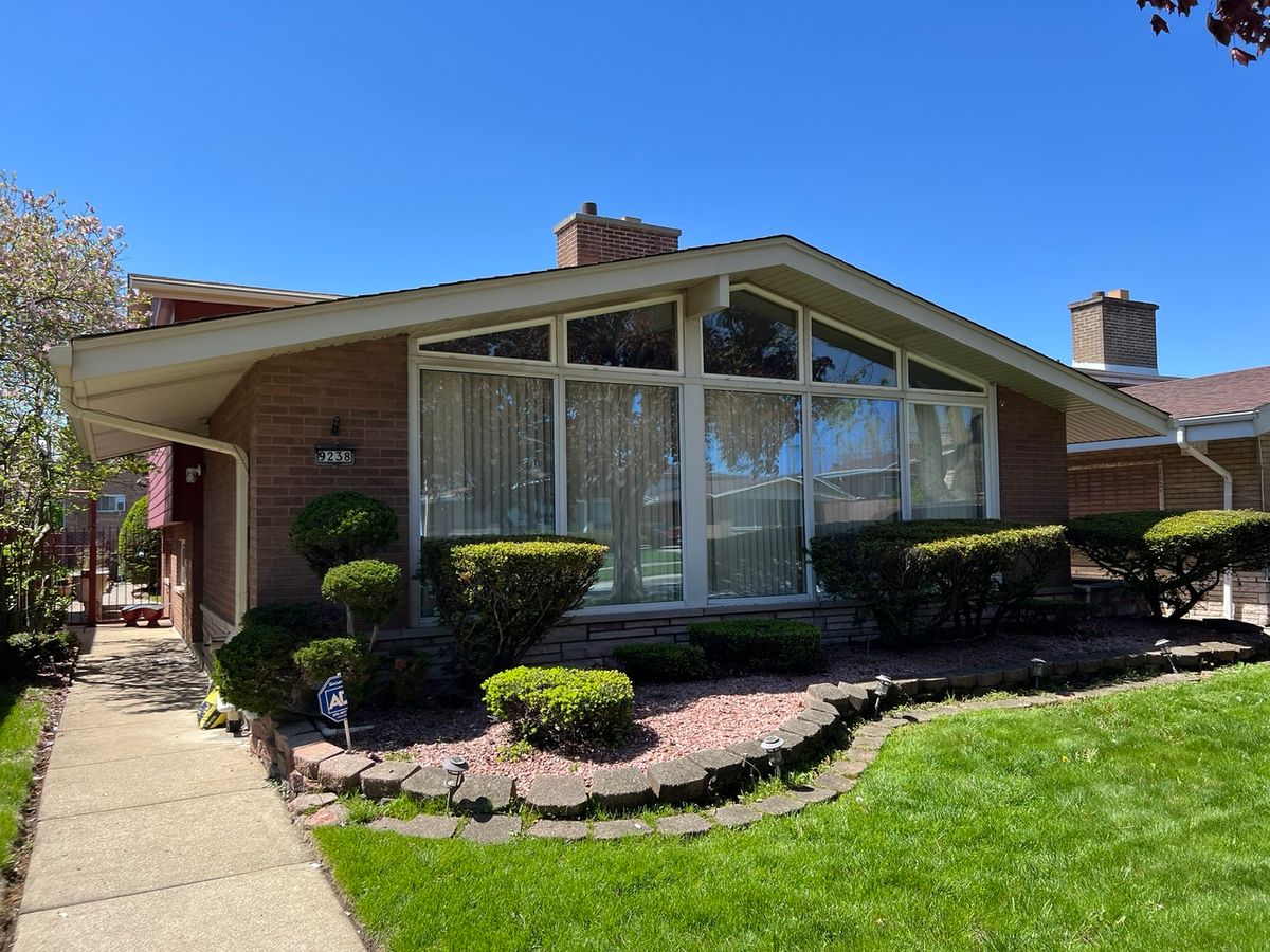 9238 Constance Avenue, Chicago, IL 60617