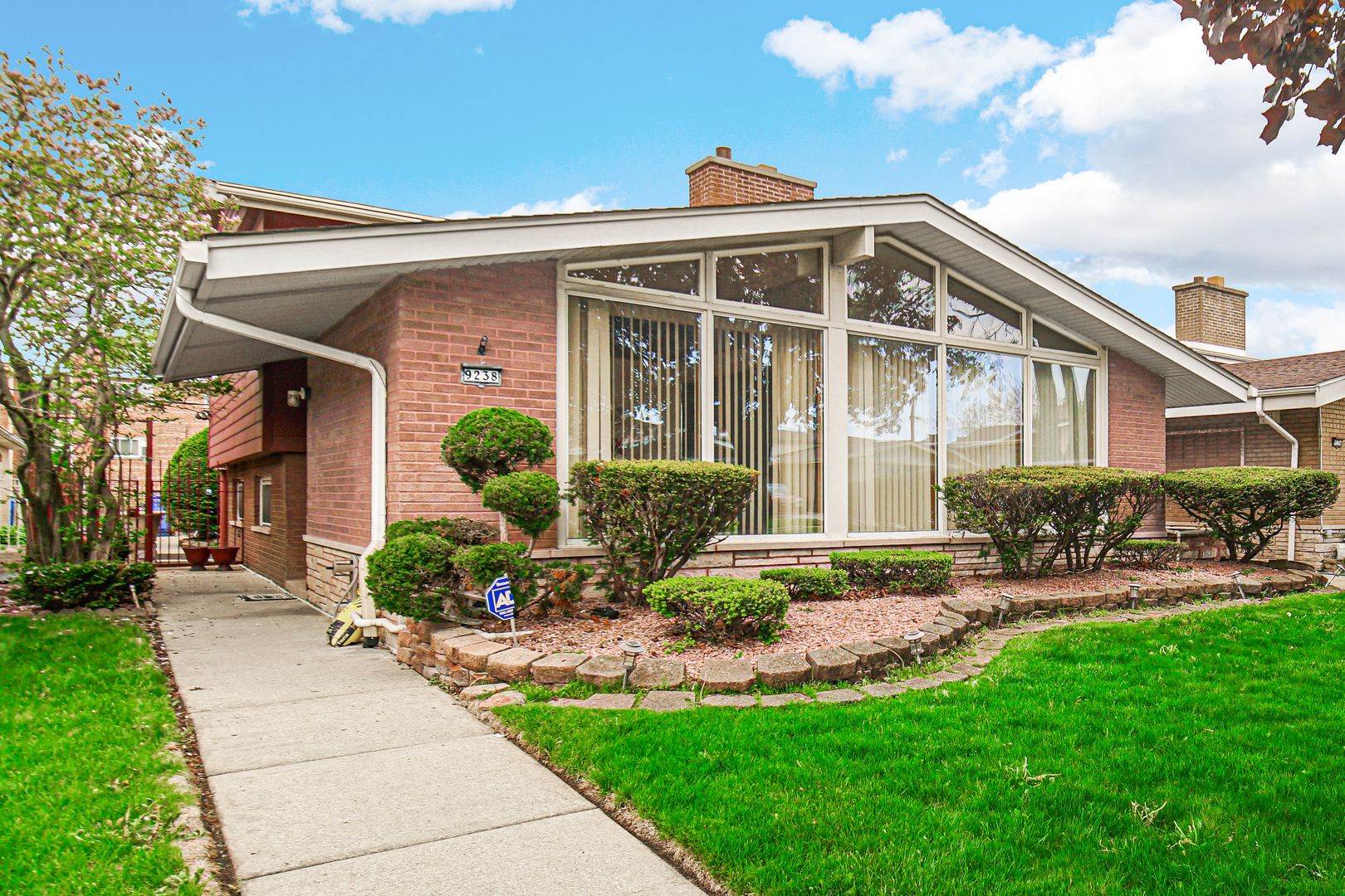 9238 S Constance Avenue — Chicago, IL 60617