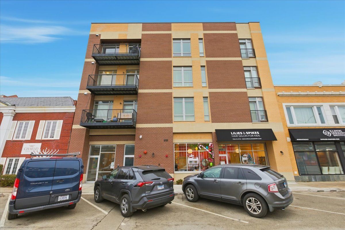 715 South Boulevard #301 — Oak Park, IL 60302