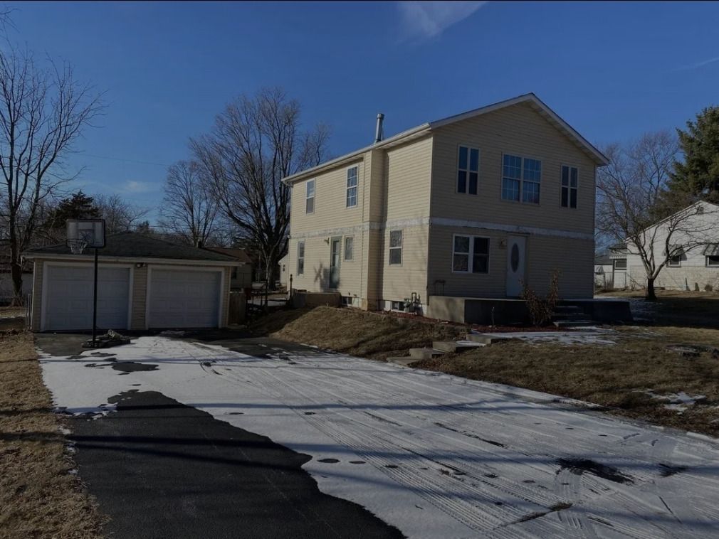 2321 Welworth Avenue — Rockford, IL 61108