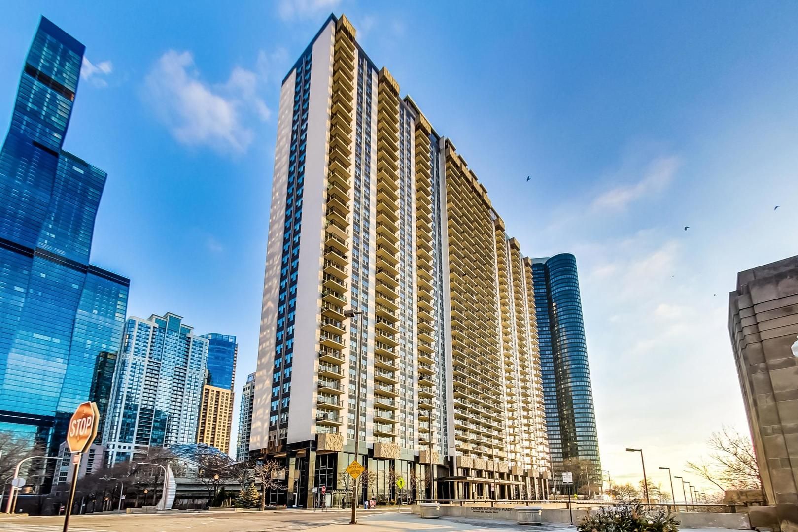 400 E Randolph Street #2624 — Chicago, IL 60601