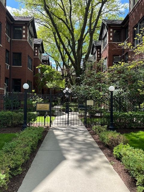 817 Lake Street, Oak Park, IL 60301