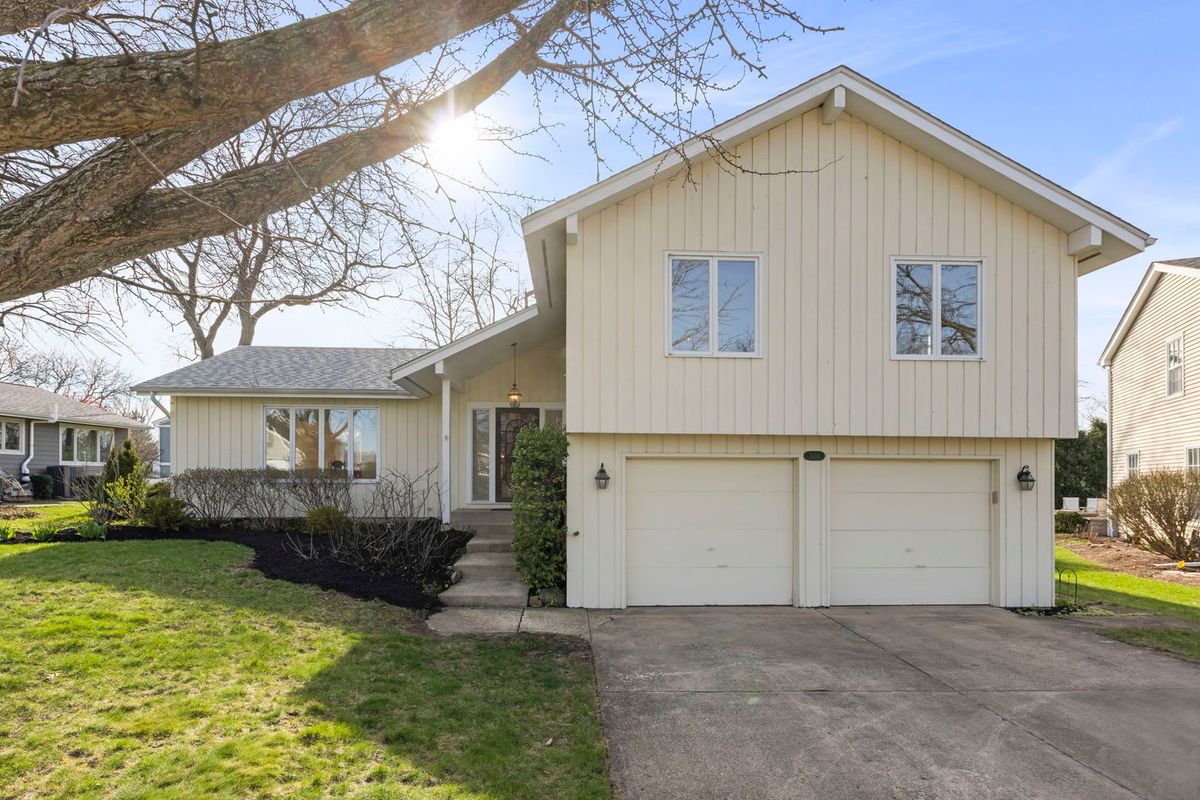 1530 Blanchard Court, Wheaton, IL 60187