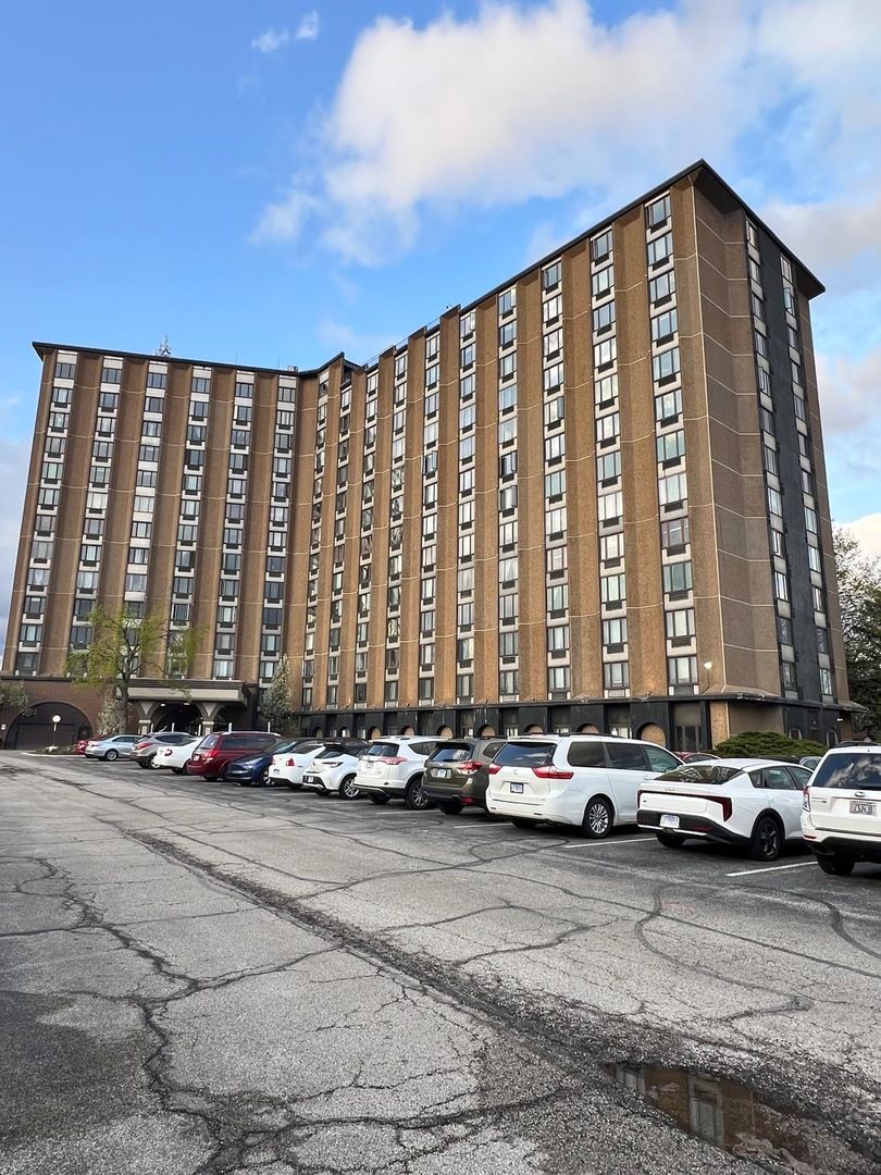 1 RENAISSANCE Place #912 — Palatine, IL 60067