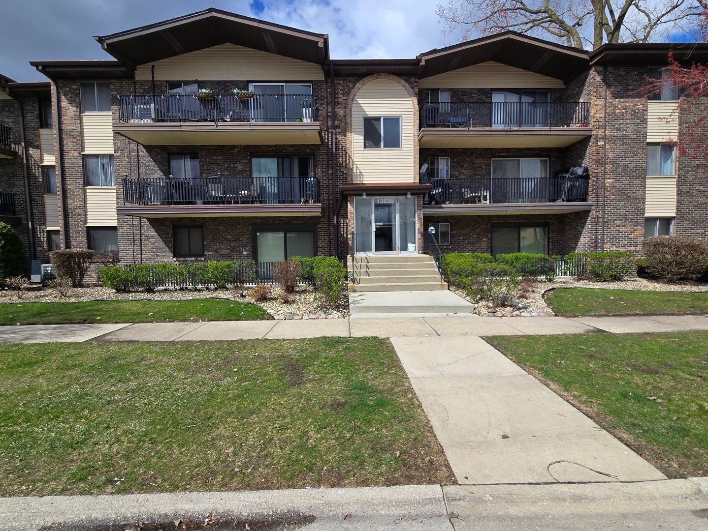 13520 Lawler Avenue #39 — Crestwood, IL 60418
