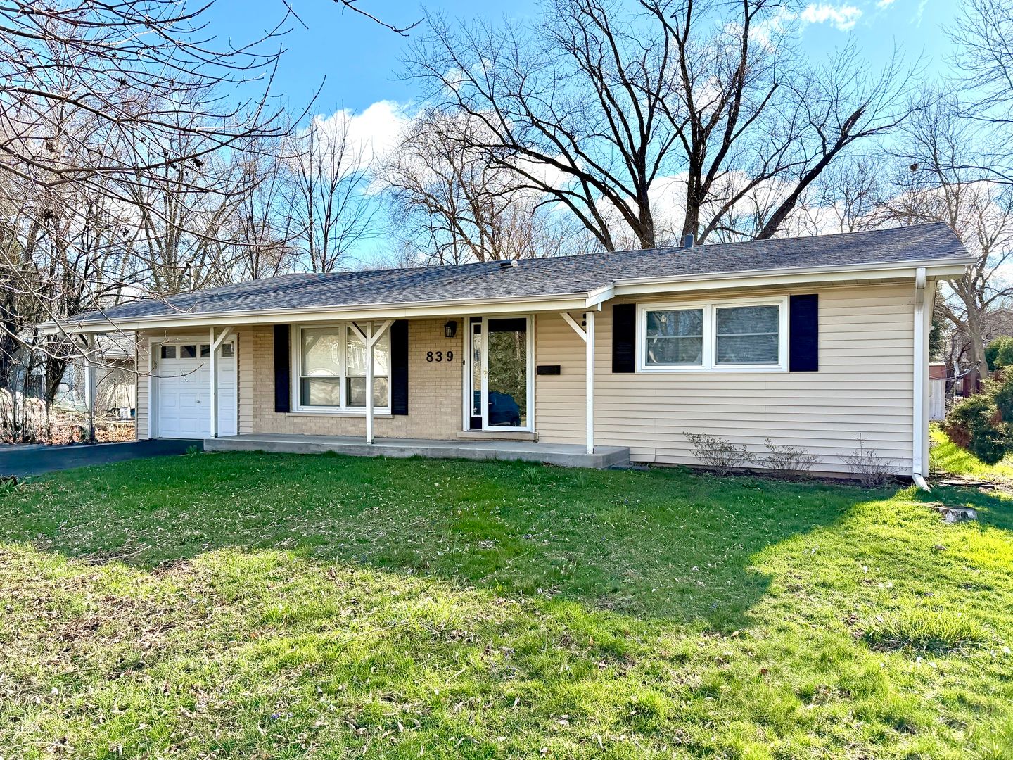 839 Dundee Avenue — Barrington, IL 60010