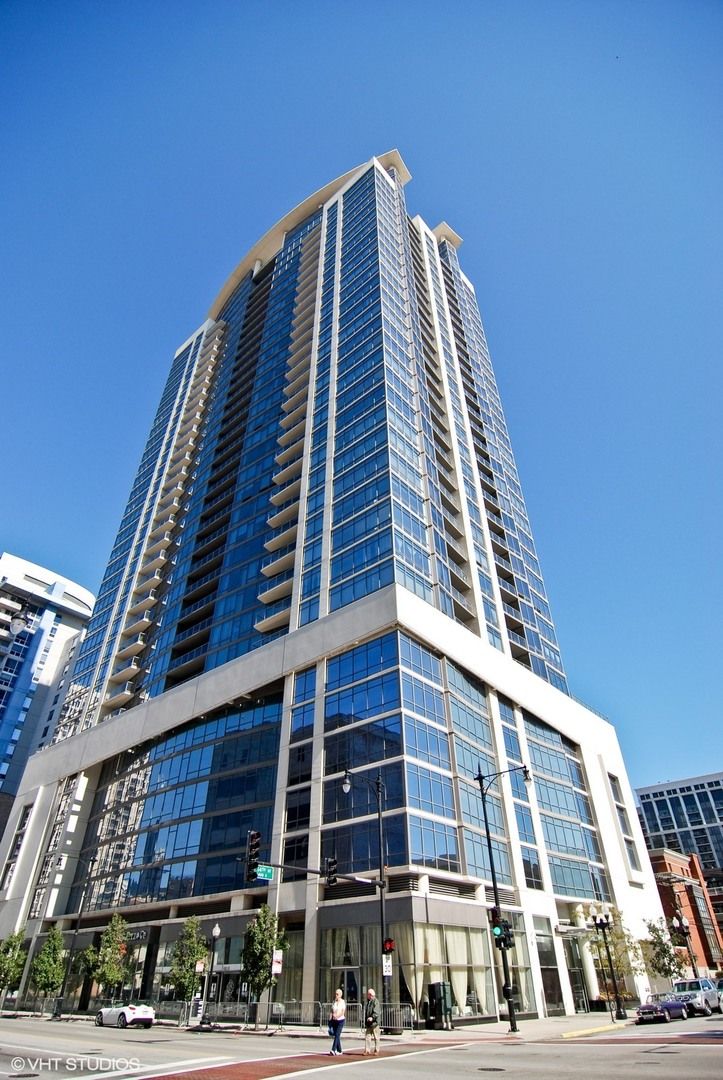 100 14th Street, Chicago, IL 60605