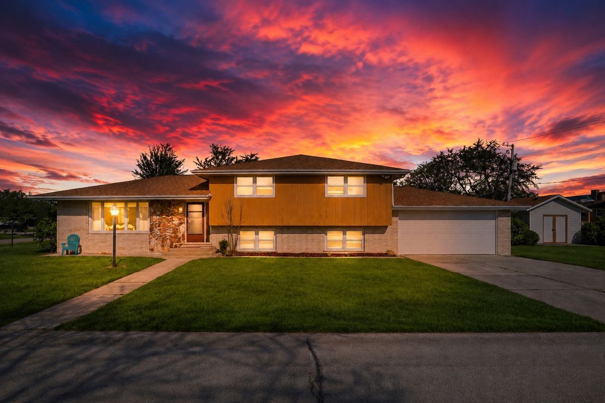 10459 S 81st Avenue, Palos Hills, IL 60465